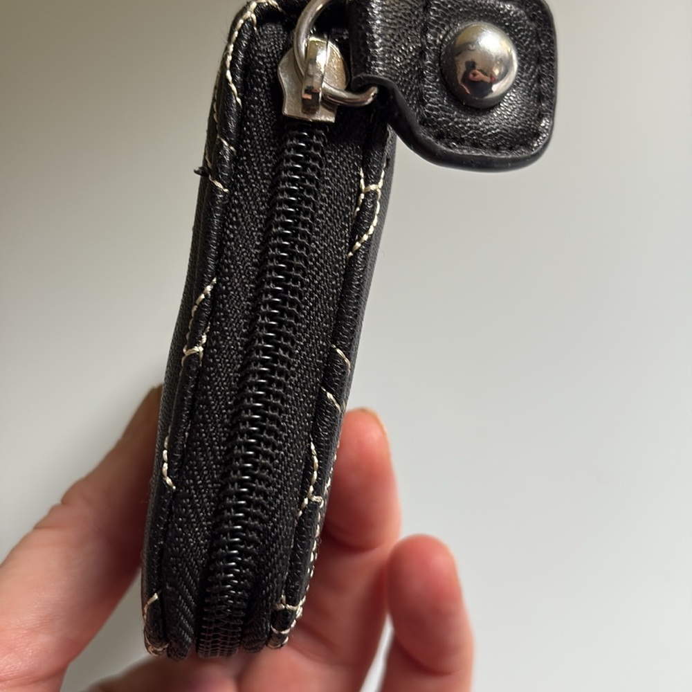 Steve Madden Black Floral Faux Wallet - Picture 4 of 8
